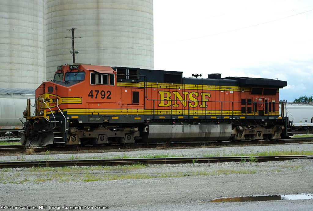 BNSF 4792